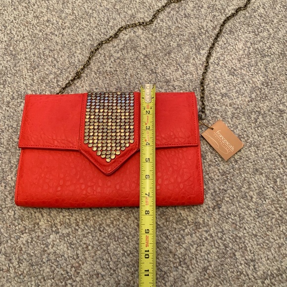 Clutch - Picture 3 of 4